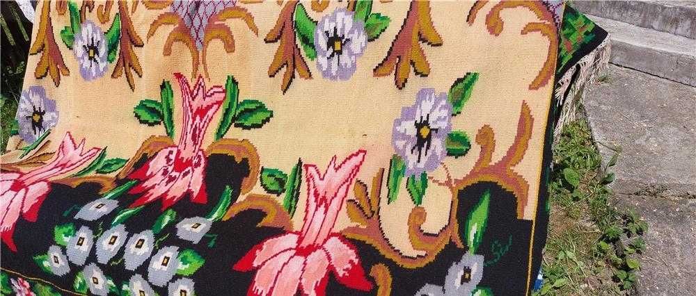 Cuverturi și covor țărănești