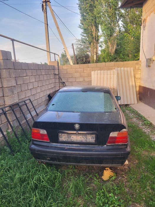 Бывает е36 не находу