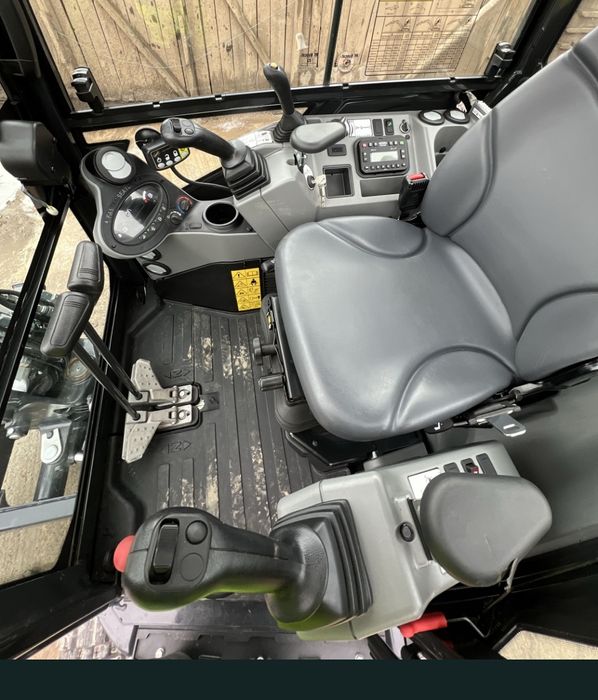 Închiriere Miniexcavator  nou-Bobcat E27 3T + Utilaje Construcții