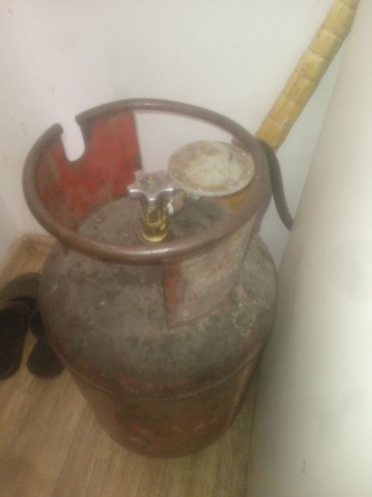 Срочно  продам  газплита газ балонымен