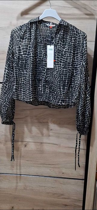 Haine damă, Calvin Klein si Tommy Jeans