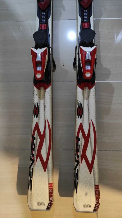 SKI ROSSIGNOL 170 cm + legaturi Rossignol