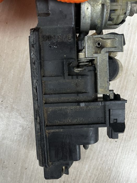 Broasca portbagaj Mercedes E class W211