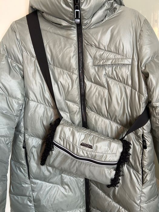 Зимний пуховик женский