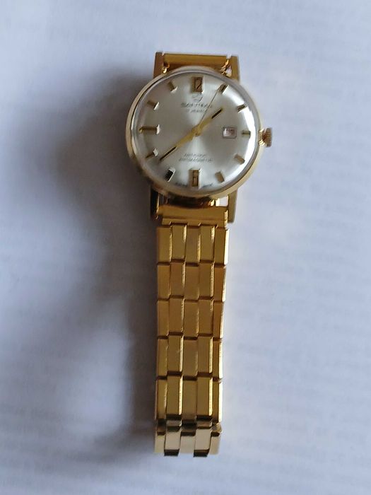 швейцарски и руски часовник Ракета