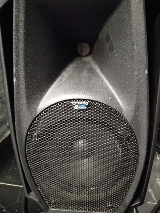 Vând boxe active dB Cromo 300 wați