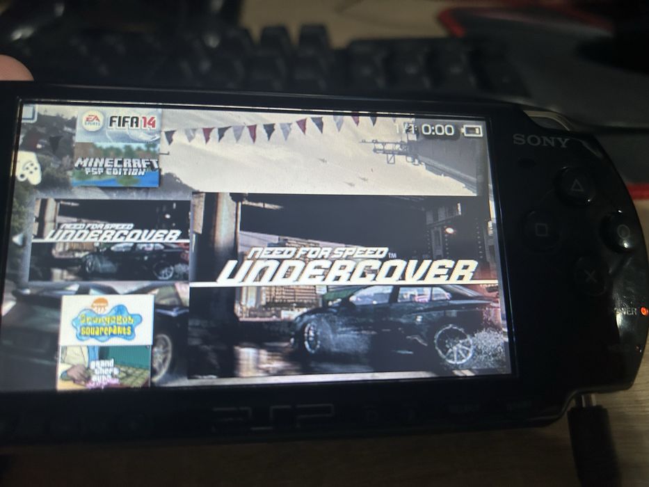 PSP 2001 modat cu Jocuri