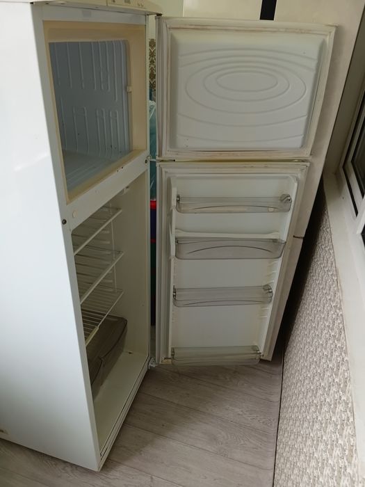 Холодильник сатылады жасап тур