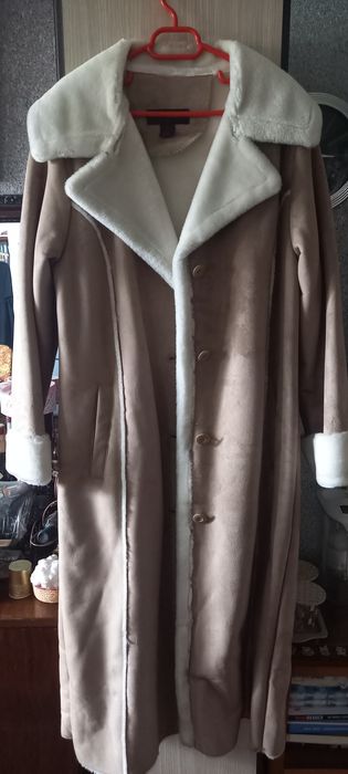 Vând cojoc damă Angelina mărimea L,material acrilic.