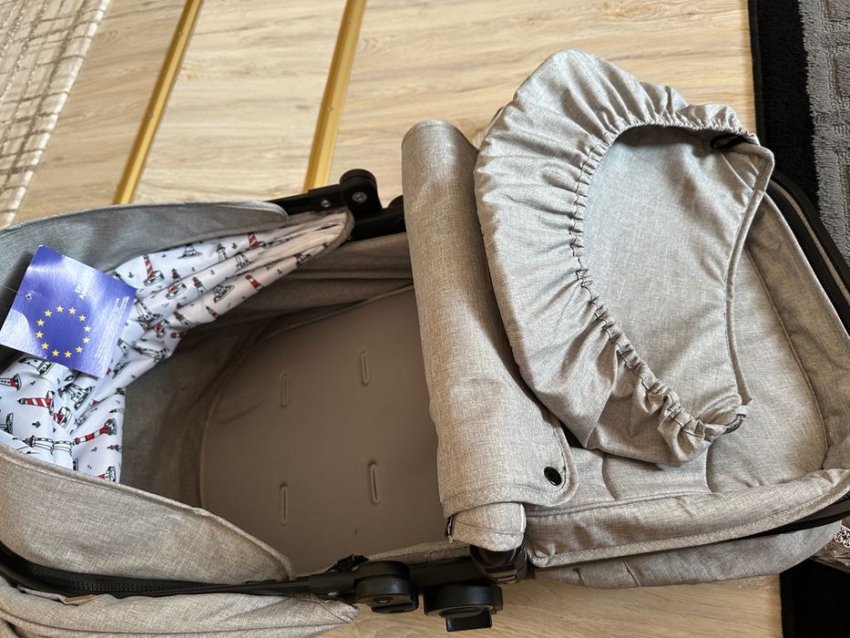 Продавам чисто нова количка Lorelli 0+m