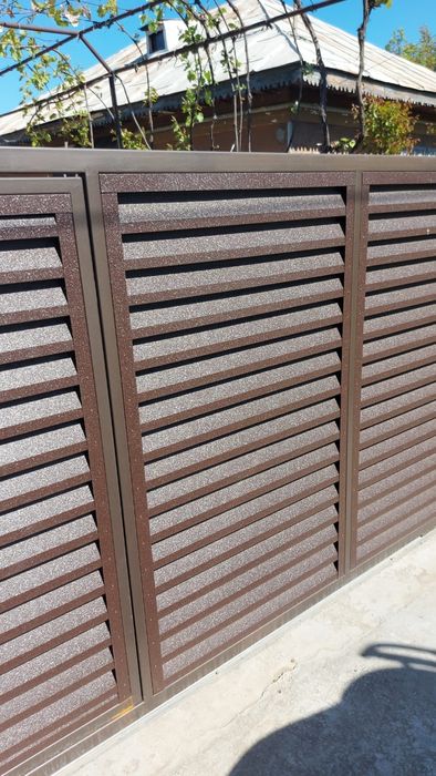 Garduri porti tip jaluzea