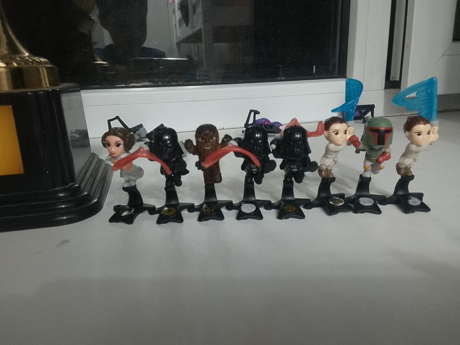Kinder фигурки разных коллекций