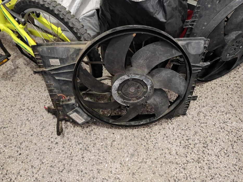 Охлаждаща Перка за мерцедес Ц класа w203 c200 компресор