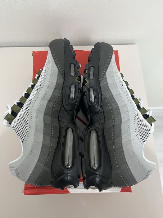 Продается кроссовка