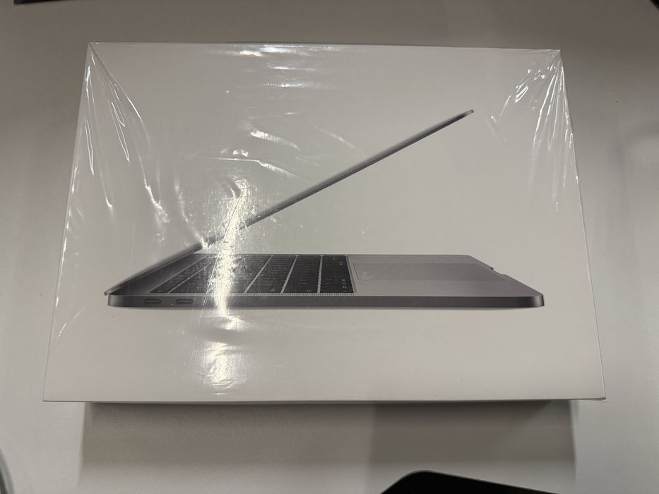 MacBook Pro 2017 i5/8Gb RAM/128Gb SSD