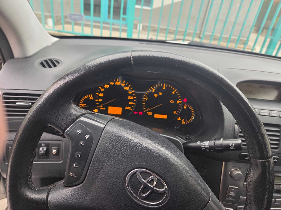 Продава Toyota Avensis
