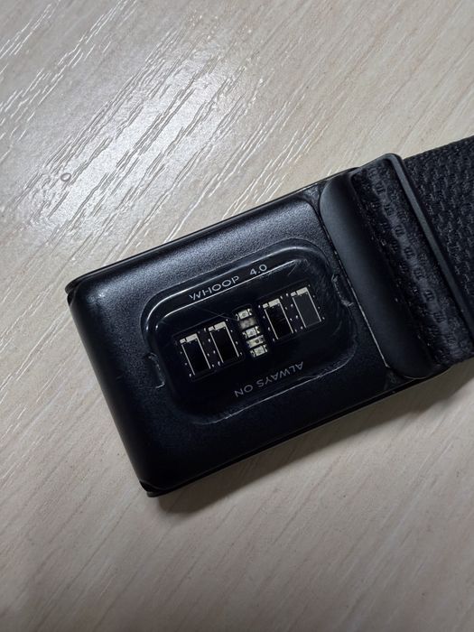 Фитнес-браслет WHOOP 4.0