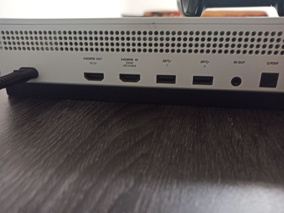 Vând sau schimb cu laptop gaming,Xbox one s