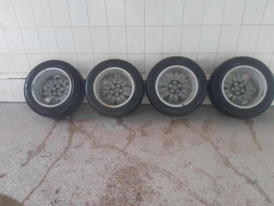 Продам комплект резину с титановыми дисками