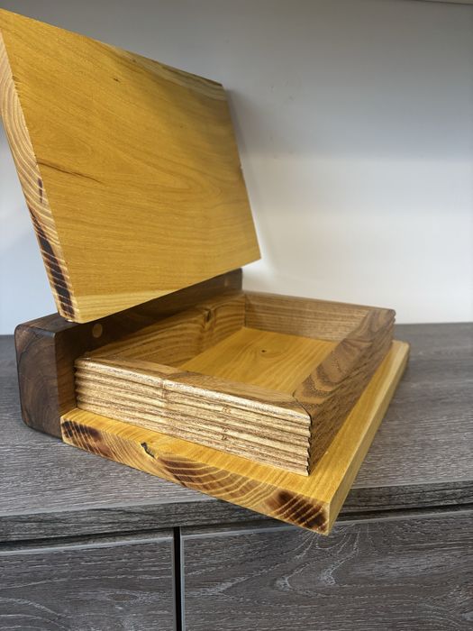 Дървена кутия “ Книгата”
