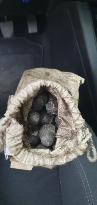 Болтове за джанти митсубиши и хюндай