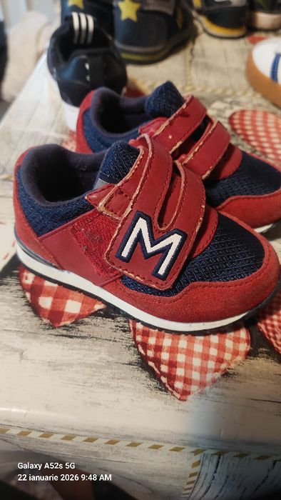 Adidasi si ghete copii fetița și băiat