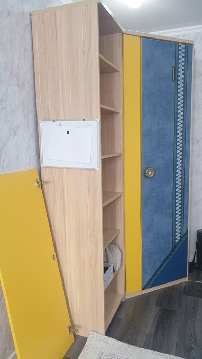 Продаётся детский угловой шкаф и пенал