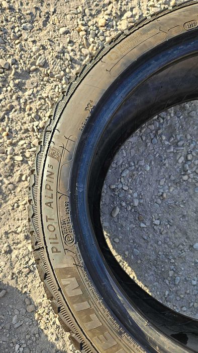 235/45 R18 • Iarna • Michelin Pilot Alpin 5 98V XL | 4 buc | DOT 2023 | Pret/buc