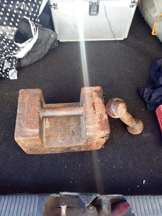 Продам гирю на фото