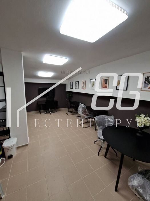 Дава се под наем Офис в Варна, Общината - 25 кв.м за 156.57 € - Снимка #2