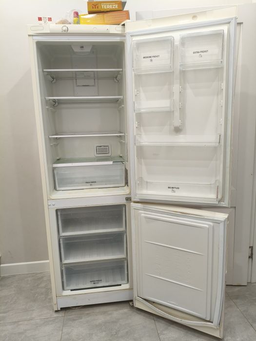 Продам холодильник Ariston