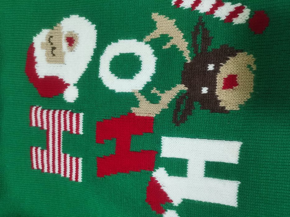 Новогодний свитер зеленый