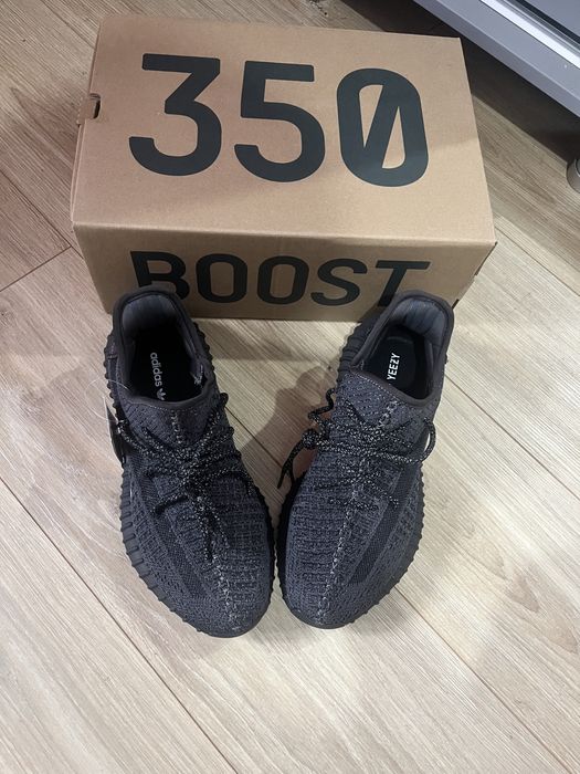 Adidasi Yeezy Boost 350 V2