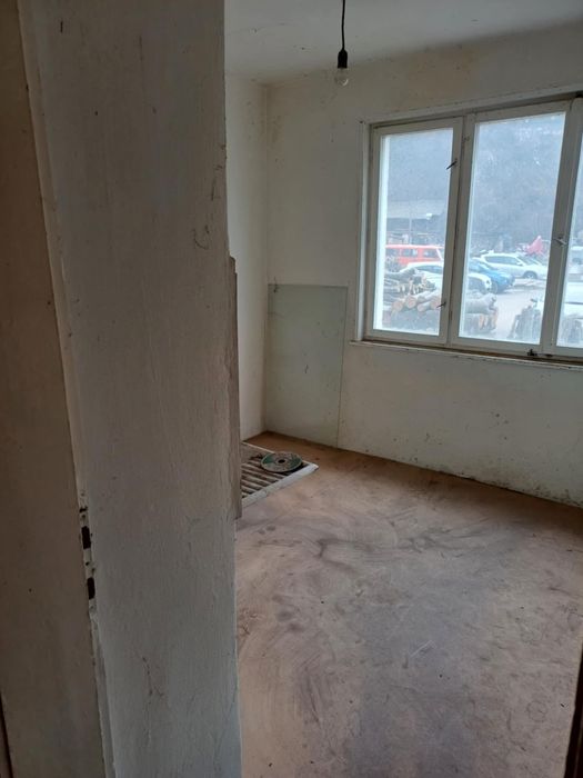 Продава се Двустаен апартамент в Трън - 66 кв.м за 317 €/кв.м - Снимка #2