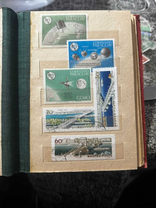 пощенски марки и класьори