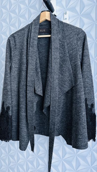 Отдам даром! Накидка кофта очень теплая!