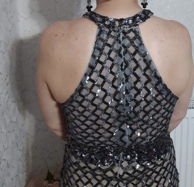 Продавам официална рокля