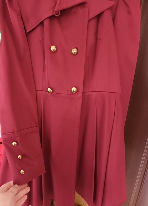 Trench damă primăvară f,frumos.