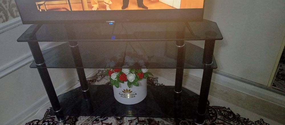 Телевизор поставкаси  сотилади. Холат жуда яхши. Продаётся подставка