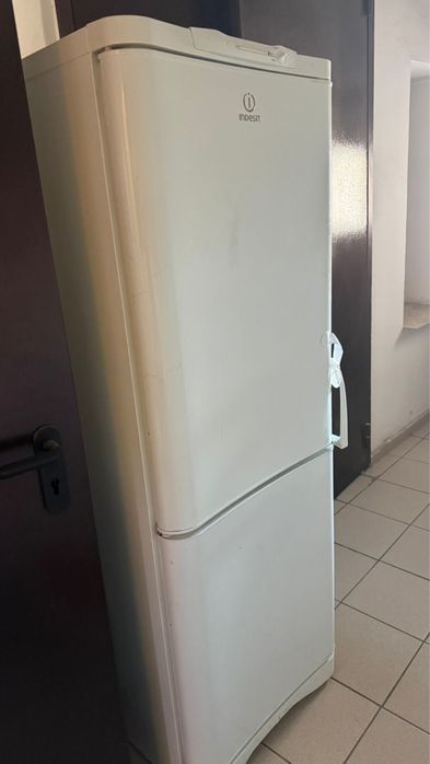 Холодильник INDESIT