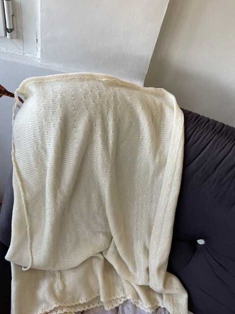 Pantofi lac de piele, Pulovere, bolerou, fuste, fete de masa crosetate