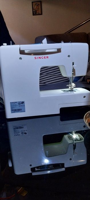 Mașină de cusut SINGER 3229 40 de programe