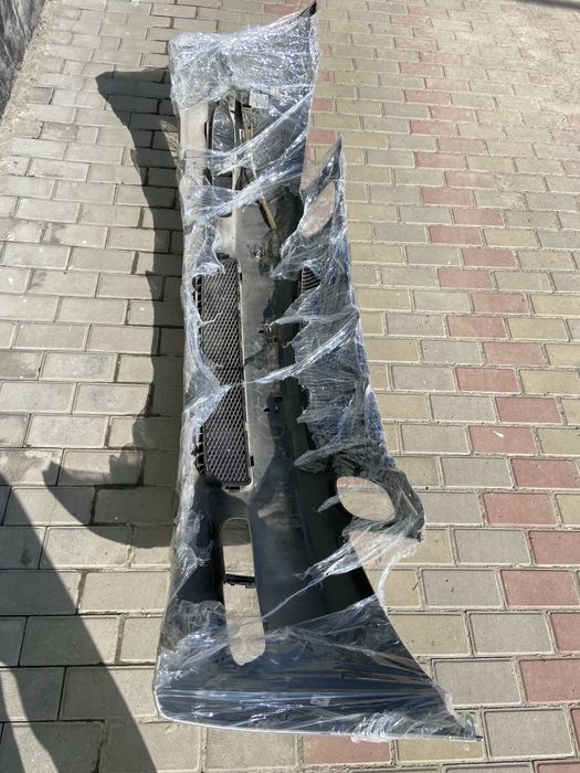 Бампер , туманка lexus