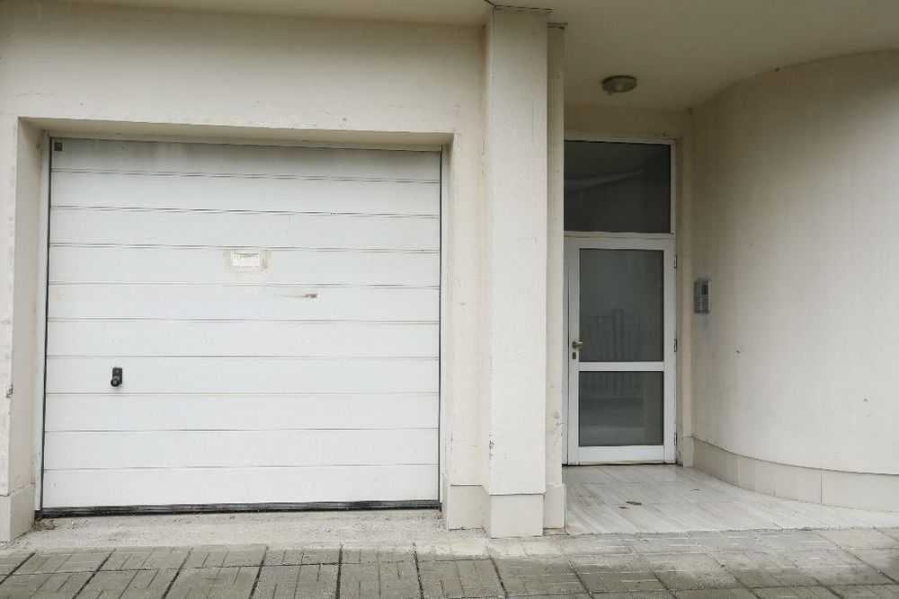 Дава се под наем Четиристаен апартамент в София, Кръстова вада - 150 кв.м за 1245.42 € - Снимка #10