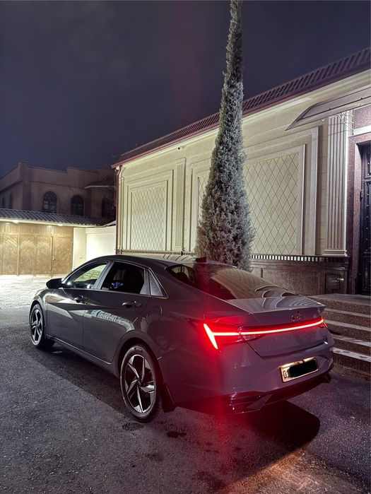 Hyundai Elantra Full