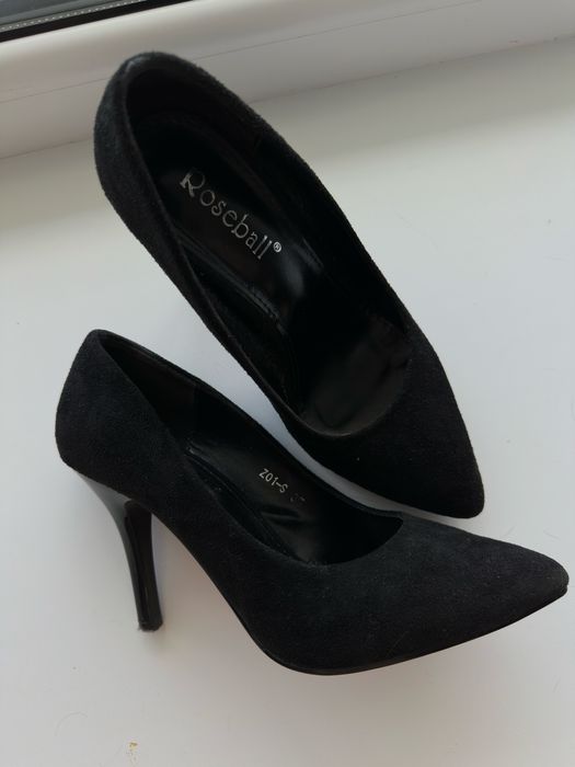 Продам туфли замшевые