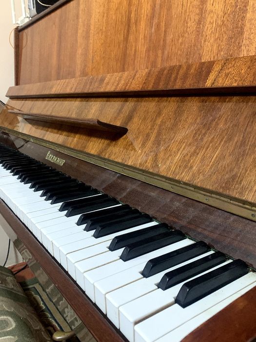 Пианино "Владимир" срочно продается!