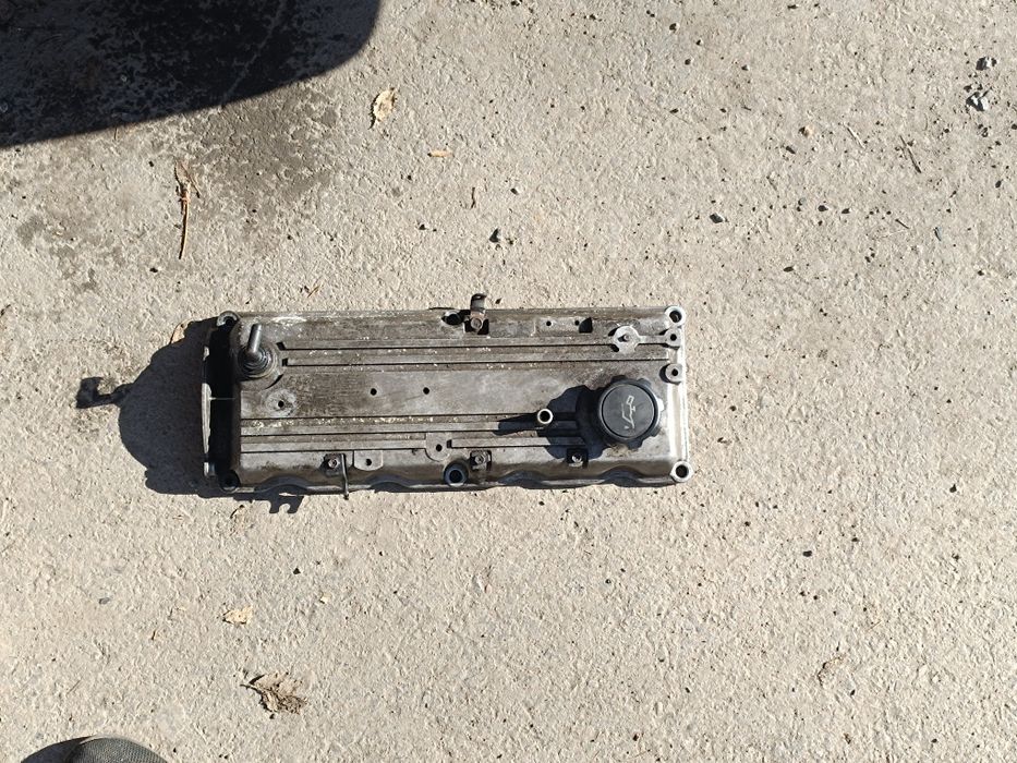 Клапанная крышка Mazda 323