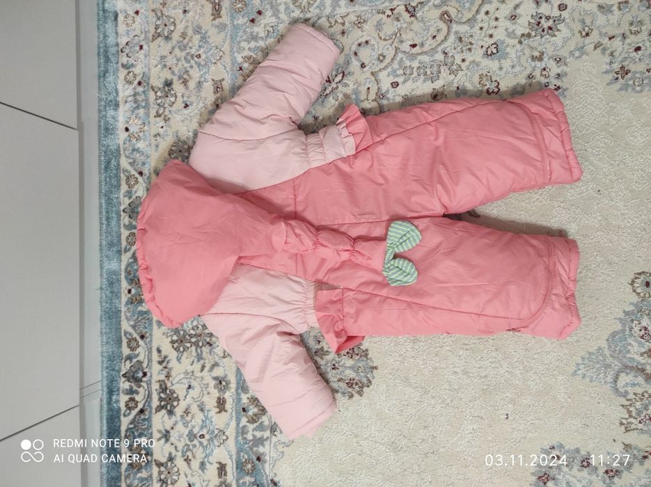 Продам детский комбинезон для девочки