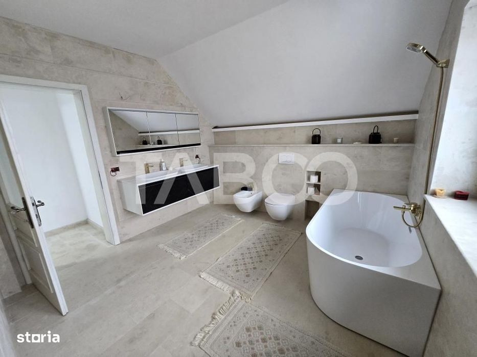 Casa individuala de vanzare teren 852 mp 5 camere 2 bai Selimbar Sibiu